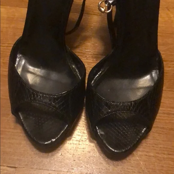Gucci heels size 36.5 🩷host pick🩷 - Picture 6 of 16